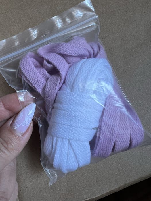 Женские кроссовки