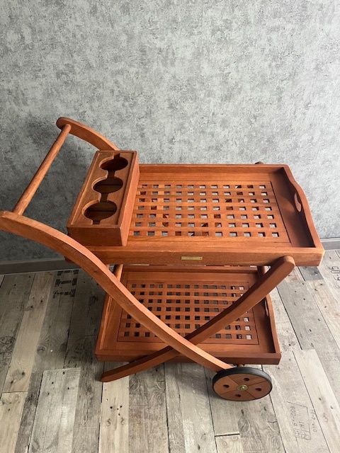 Wózek ogrodowy na taras lub do salonu Barek na kółkach