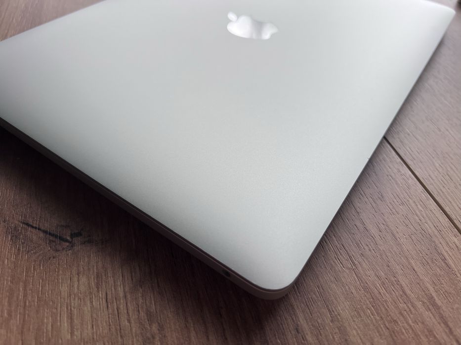Macbook Pro M1 8/256 jak Nowy 88% kondycji baterii
