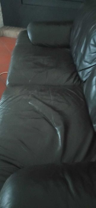 2 Sofás pele - bom estado