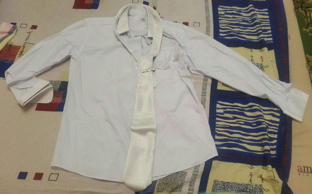 Продам мужской свадебный костюм + ПОДАРОК