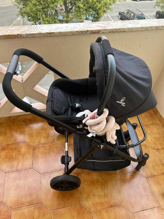Carrinho de bebé marca Zippy