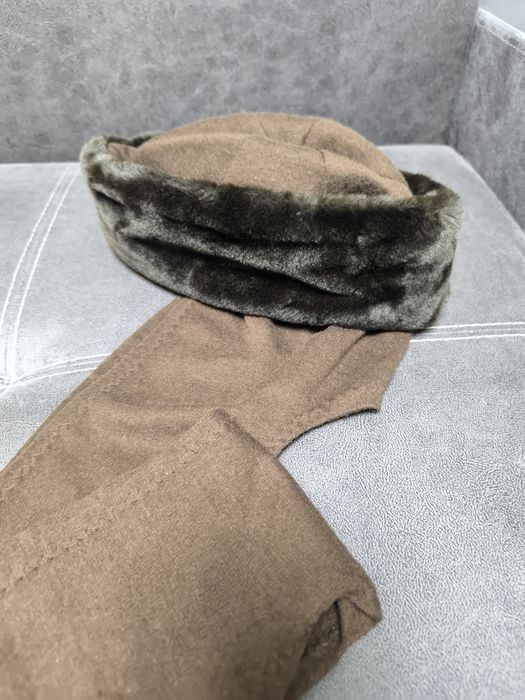 Зимова шапка пілотка з вушками-шарфиком