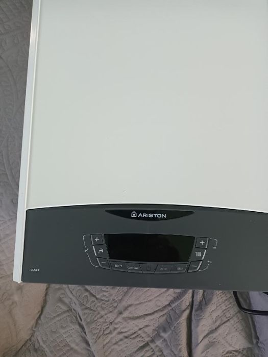 Piecyk dwufunkcyjny Ariston Class x 24 CF EU