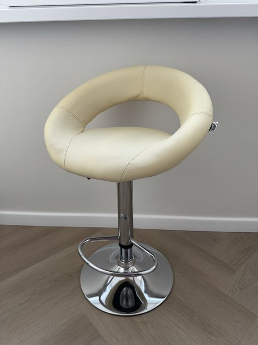 Стульчик для візажиста