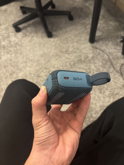 JBL  4  Glosnik