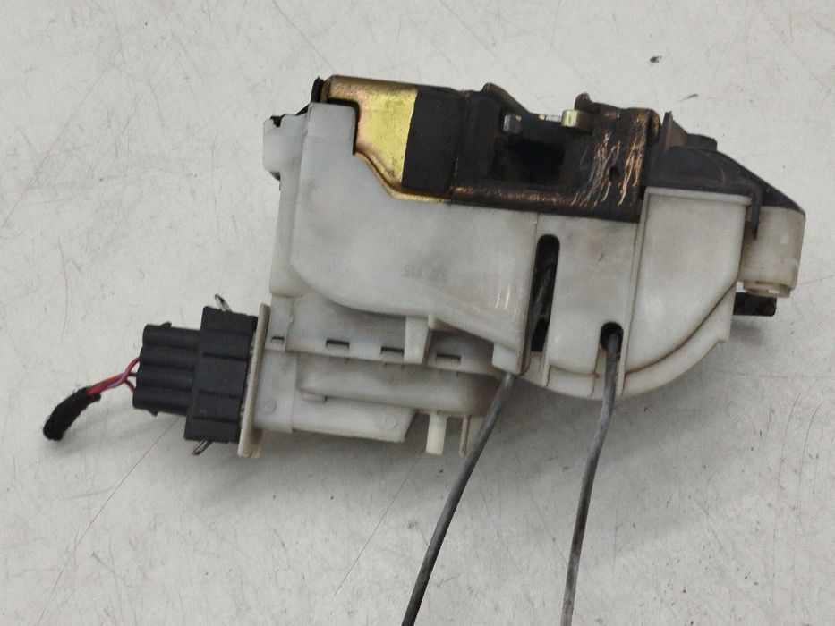 Fecho da Porta Frente Esquerdo - VOLKSWAGEN Polo Classic (6V2) | 95 - 09