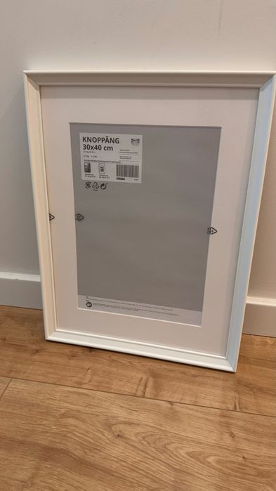 Moldura IKEA KNOPPÄNG Branca