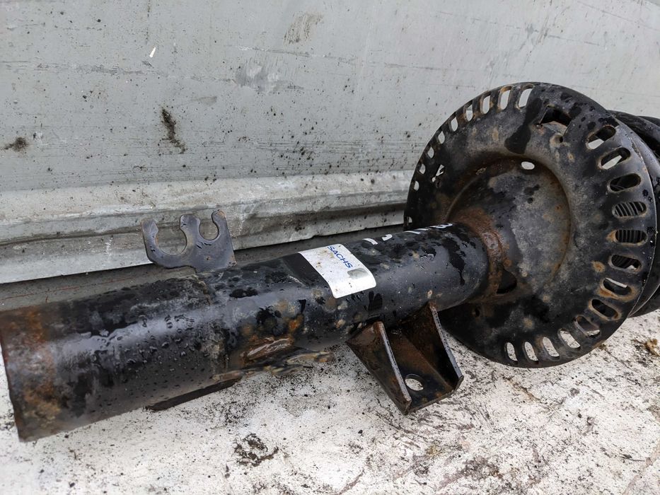 VW Volkswagen Transporter T5 2.5 TDI McPherson Amortyzator Prawy Przód