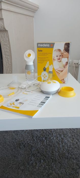 Extrator de leite elétrico Medela Solo com caixa e acessórios