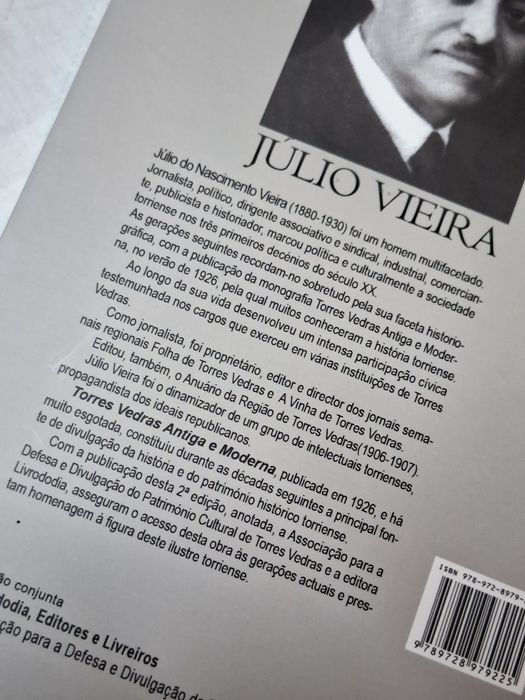 Livro muito completo sobre a história de Torres Vedras Monografia
