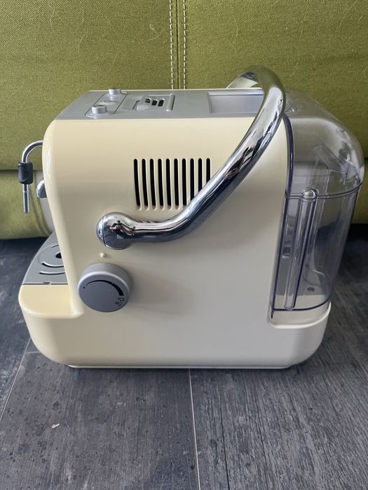 Продам кавову машинку Saeco