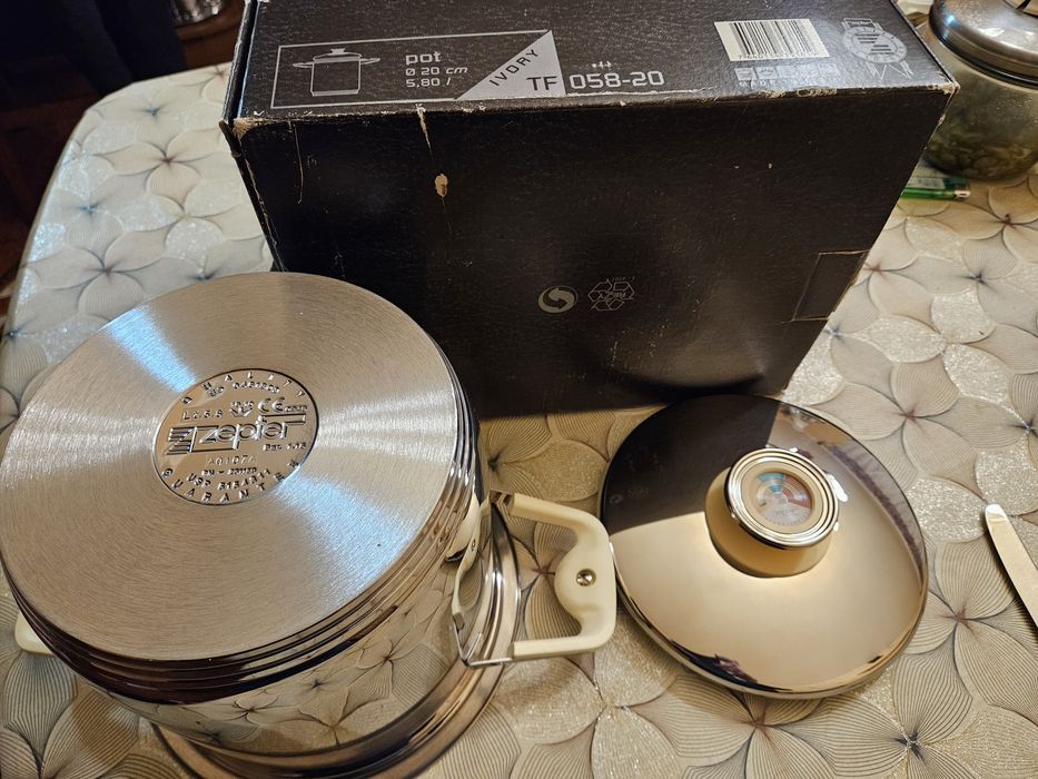 Nowe naczynie z pokrywką 5,8L 20cm Zepter-indukcja