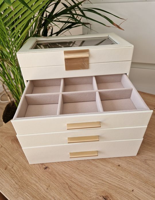 Nowy kuferek na biżuterię skórzany luksusowy nowy na prezent