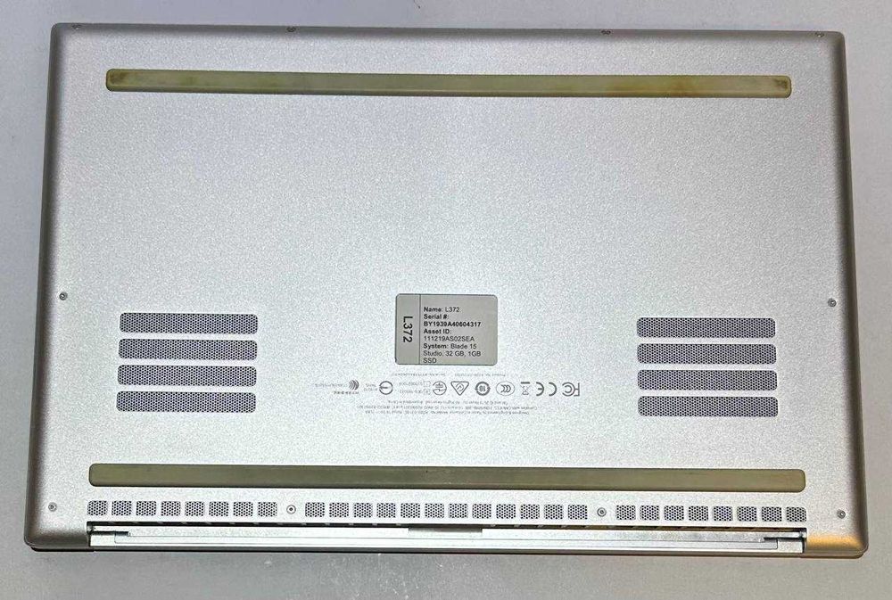 Razer Blade 15/4K TOUCH/i7-9750H/32 GB DDR4/1TB SSD/nVidia RTX 5000