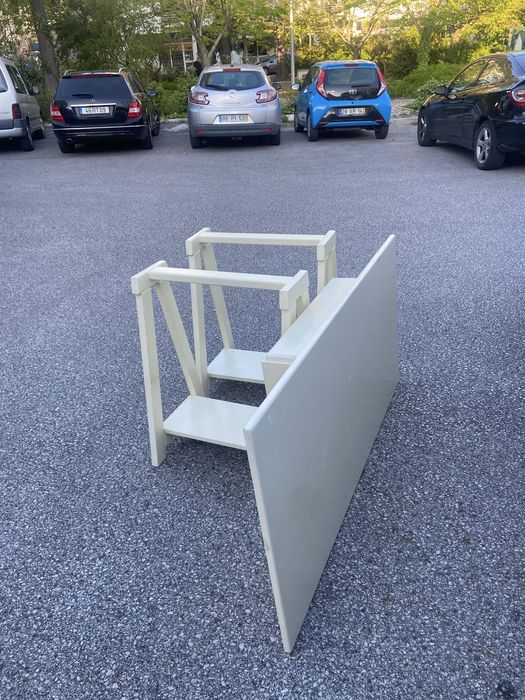 Mesa branca desmontavel multiusos