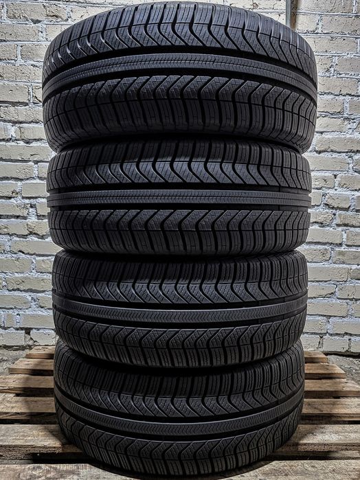 235/55r17 Pirelli | 2024 | Преміум всесезонні шини | Комплект/4шт | Ідеальний стан, без пошкоджень, без ремонтів, без дефектів
