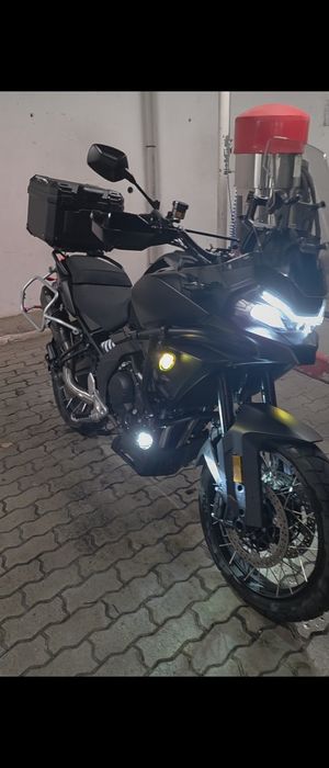 CF MOTO MT700 adv