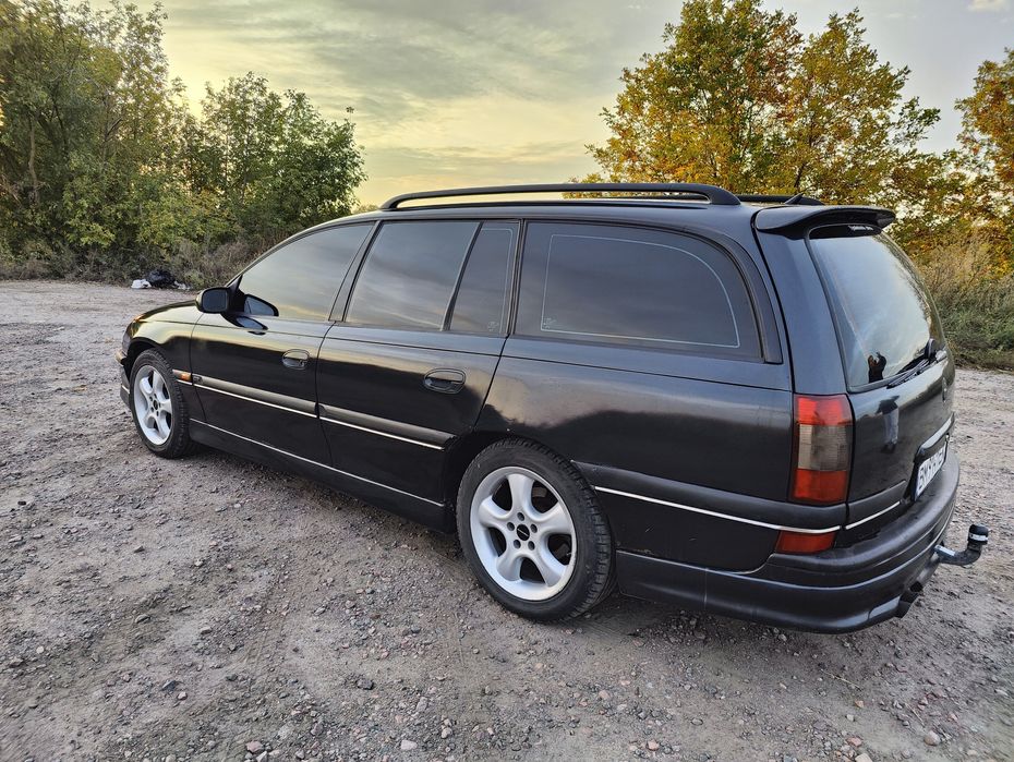 Опель омега В  (OPEL OMEGA)3,0