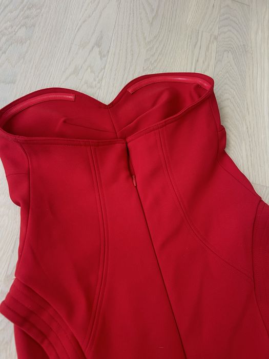 Плаття Zara.