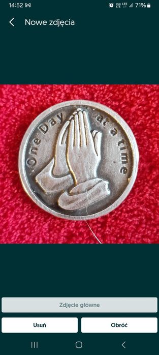 Medalik AA w języku angielskim