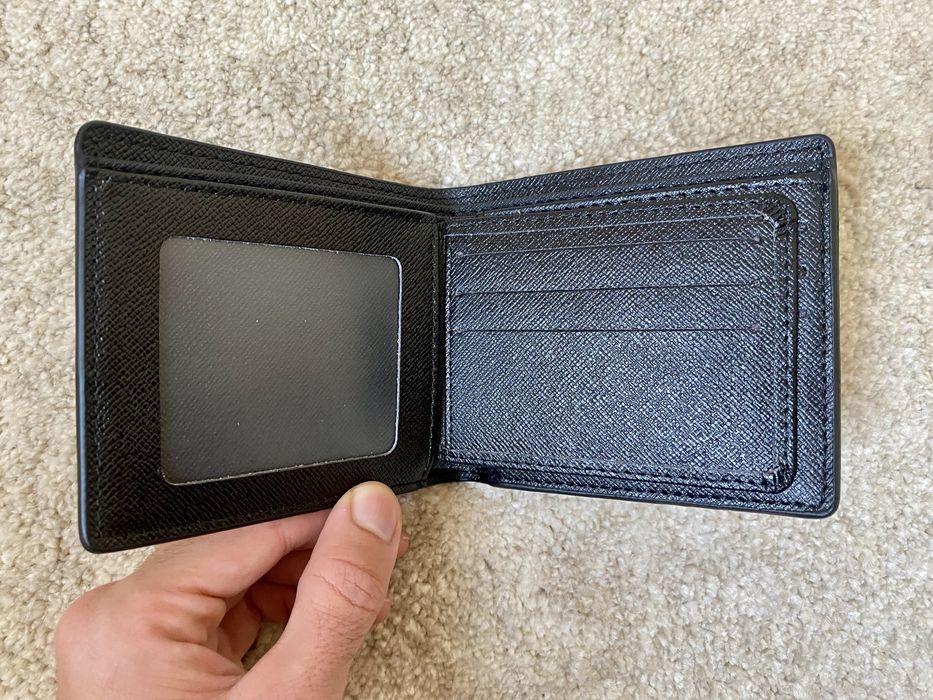 Carteira Louis Vuitton Embossed Flower