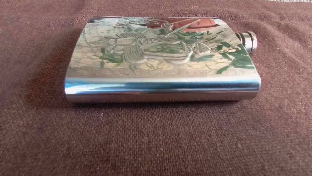 Карманная  фляга