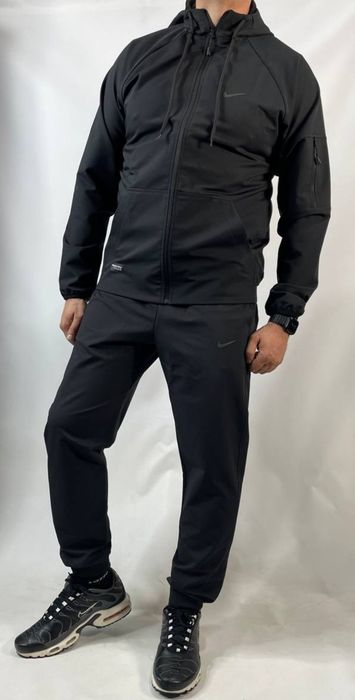 Мужской спортивный костюм Nike осенний