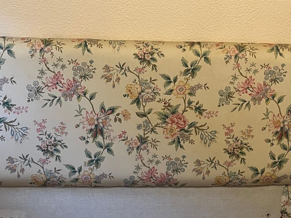 Cabeceira de cama almofadada