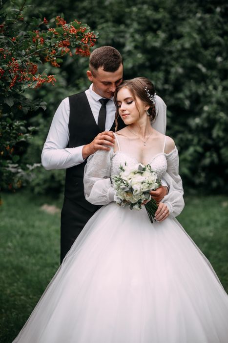 Продаю свою  весільну сукню