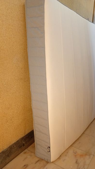 Colchão VESTERÖY IKEA 200 x 140cm
