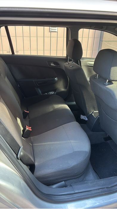 Vendo opel caravam 2006