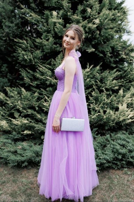 Корсетна випускна сукня