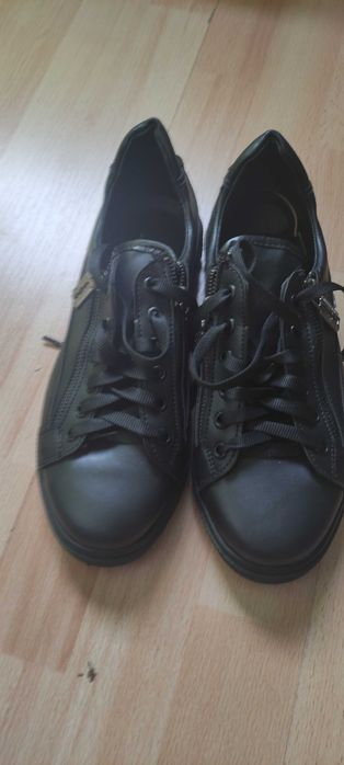 Buty rozmiar 40 ,nie wysyłam za pobraniem