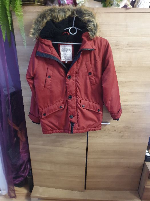 kurtke w rozmiarze 140cm firmy Marks&Spencer stan bardzo dobry