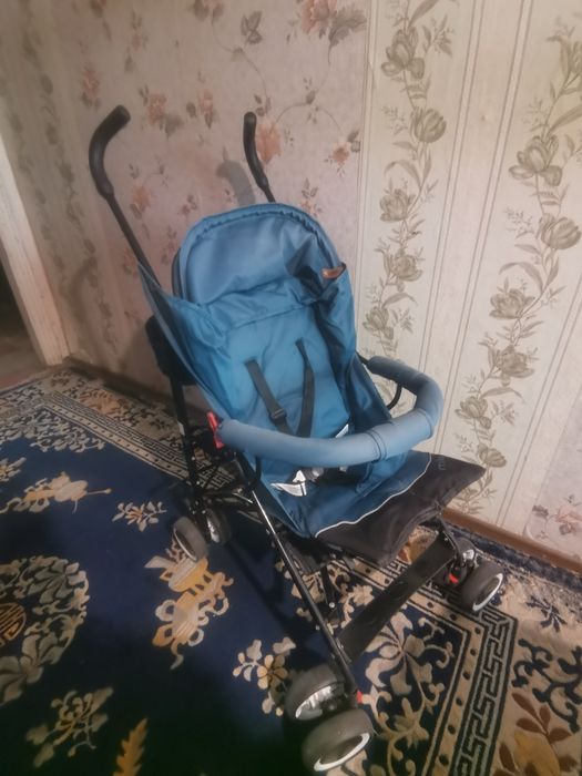 Продам прогулочную коляску Chipalino Mile