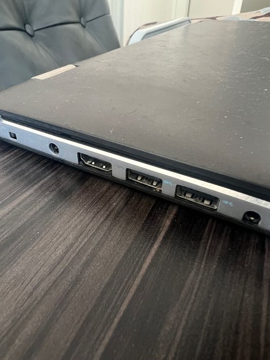 Portátil Dell Inspiron 15 7000 2-em-1 touch i7, 8GB, 1TB HDD, só com carregador