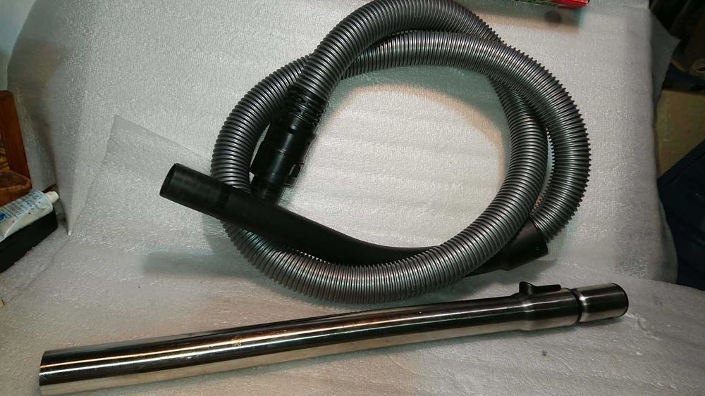 Odkurzacz Philips - bez workowy-900 W