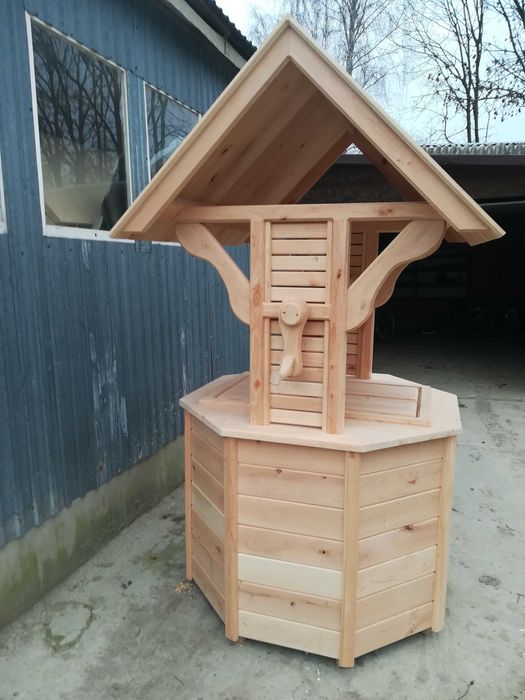 Studnia drewniana ogrodowa dekoracyjna użytkowa