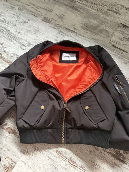 Kurtka bomberka balenciaga