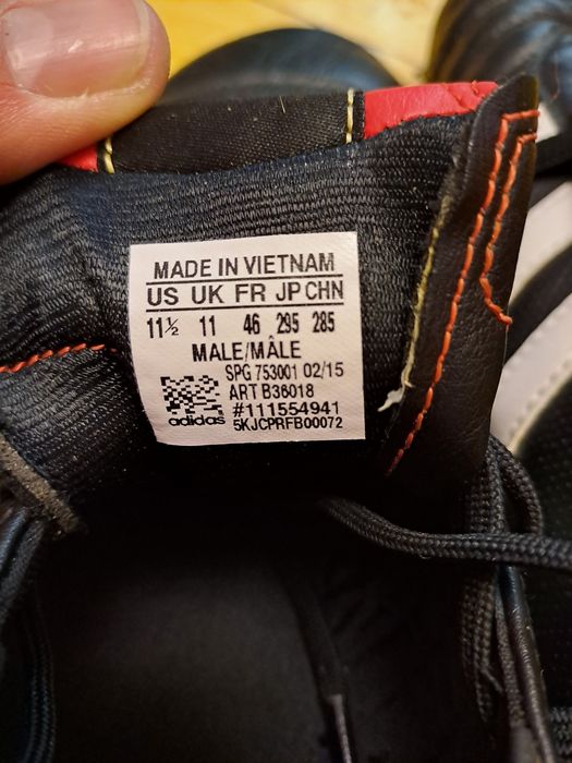 Продам футбольні бутси Adidas, оригінал, розмір  46