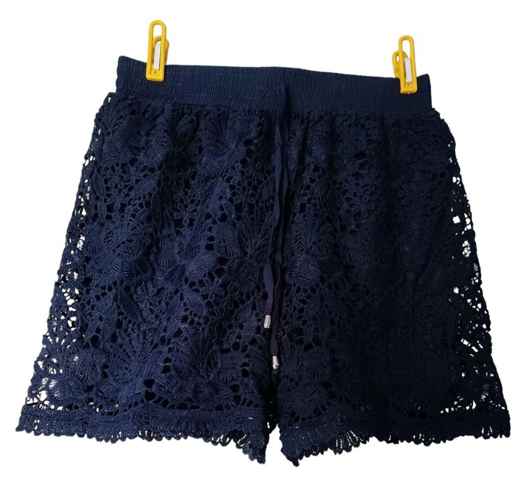 Nowe krótkie spodenki koronkowe z podszewką XL / 2 XL GRANAT