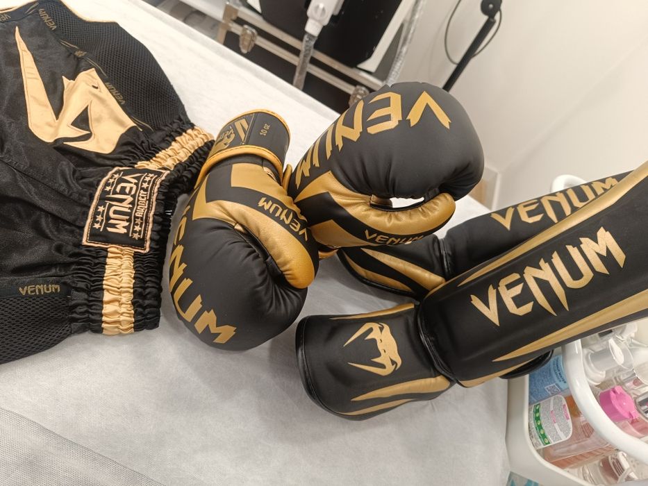 Conjunto Venum Elite - Preto/Dourado