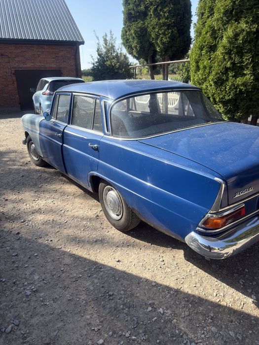 Mercedes w110 super stan, oryginal.