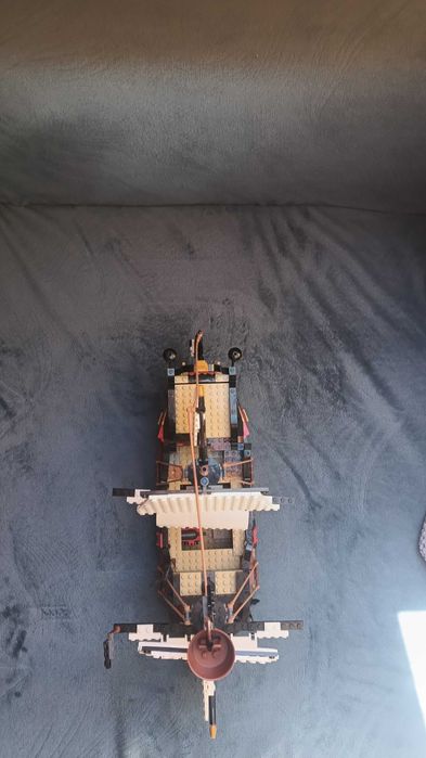 Statek LEGO z 2 masztami