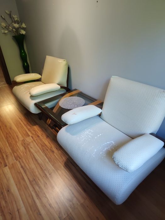 Komplet wypoczynkowy fotele stolik i sofa beż ekoskora