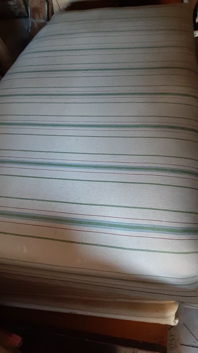 деревянная кровать