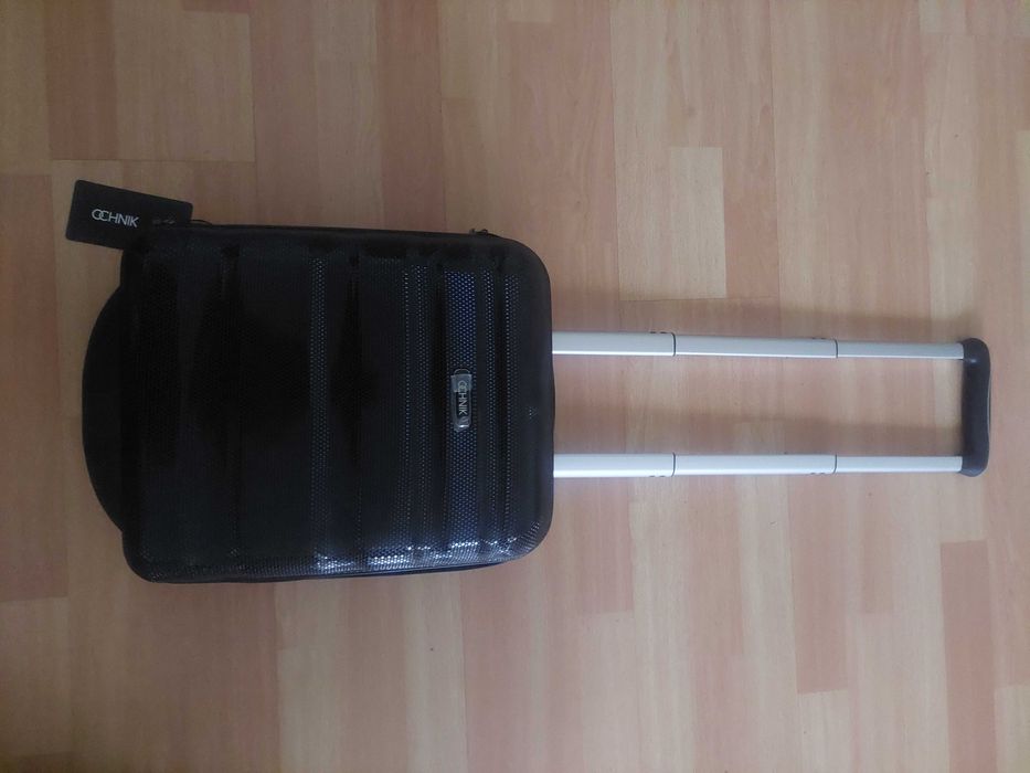 Walizka czarna ochnik 40x30x20