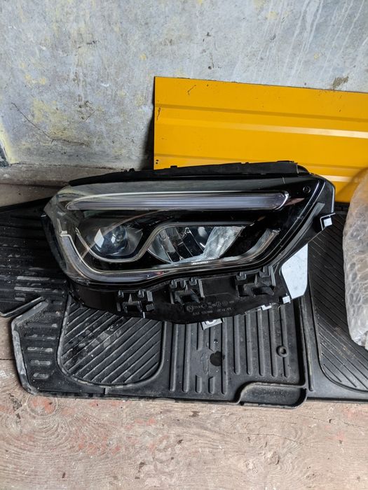Продам оригінальну фара Mercedes-Benz CLA