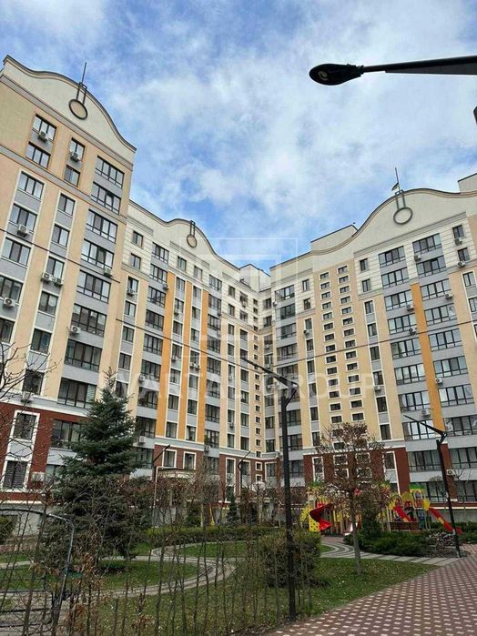 Продаж однокімнатної квартири з ремонтом. Центр міста. Без комісії.